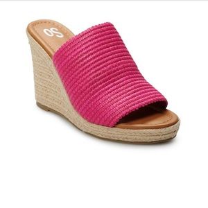 Pink wedges
